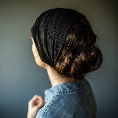 Cecily’s Black Textured Stretch Headcovering