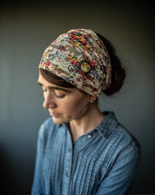 Cecily’s Delicate Floral Stretch Lace Headcovering