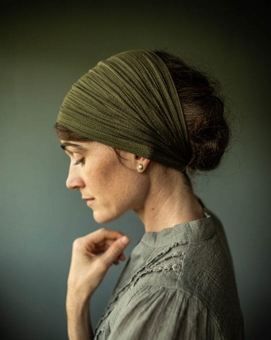 Cecily's Textured Olive Courtyard Headcovering