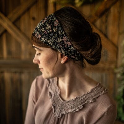 Cecily’s Timeless Black Floral Tie-On Covering