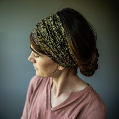 Cecily's Black and Gold Lace Covering